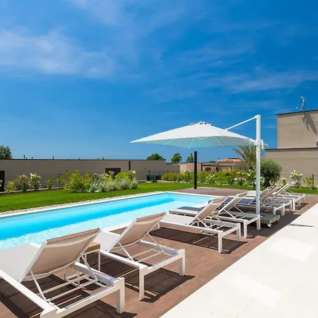 Villa Beautiful Rosalie With Sauna Near Porec Labinci